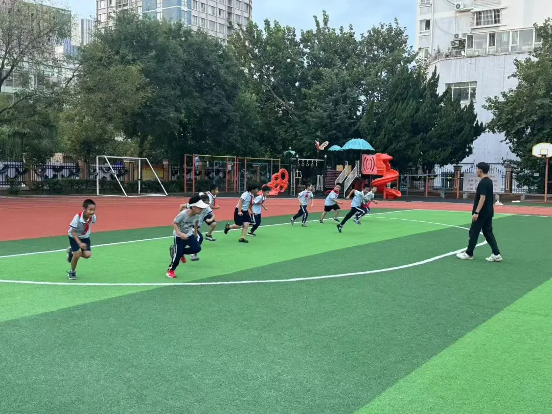 如何通过参加杯赛提升篮球训练效果_0